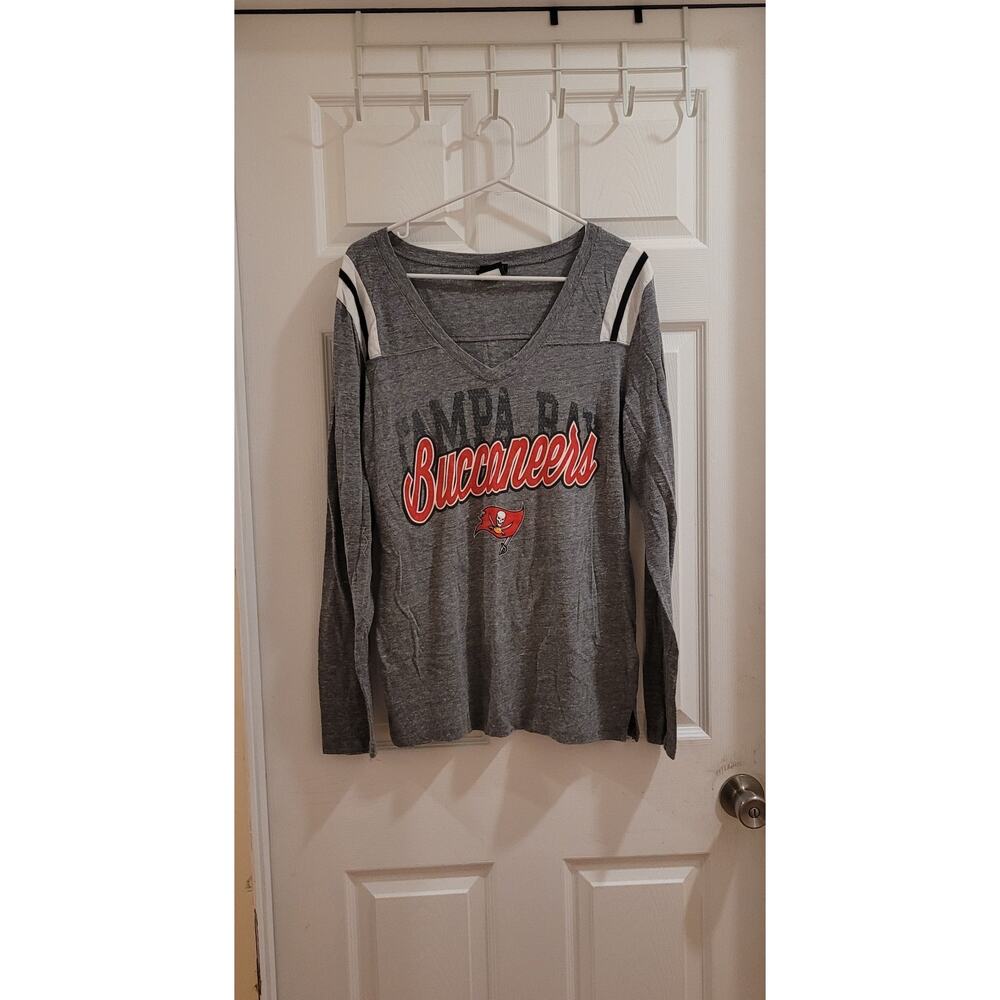 Tampa Bay Buccaneers Shirt Womens L Long Sleeve NFL Football Team Apparel TBBucs